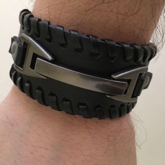 Men’s Black or Brown Leather Adjustable Bracelet - Picture 1 of 8